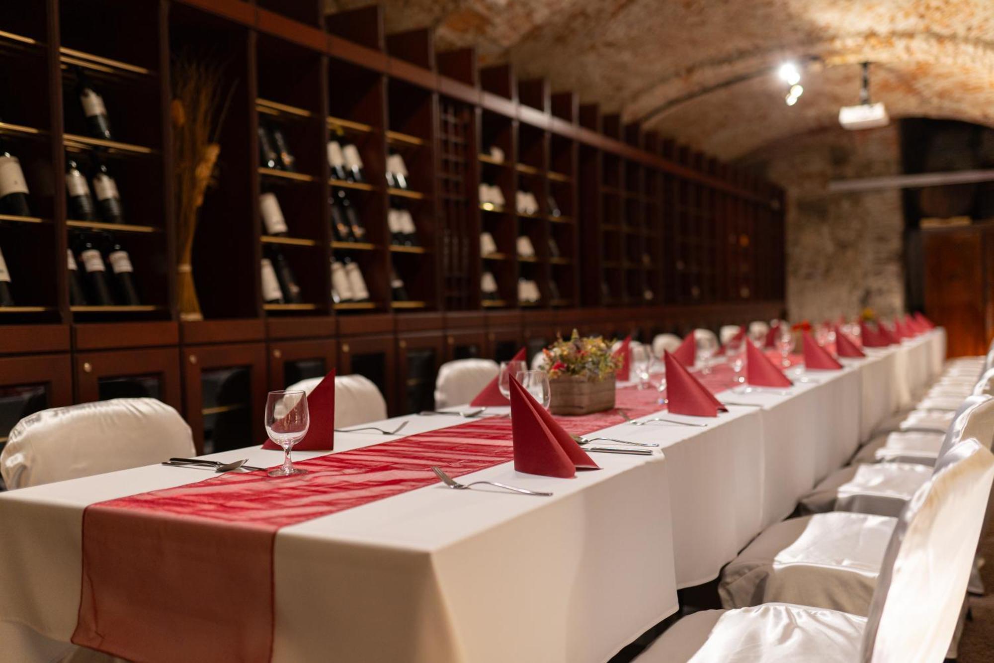 Boutique Hotel Zlaty Dukat コシツェ エクステリア 写真